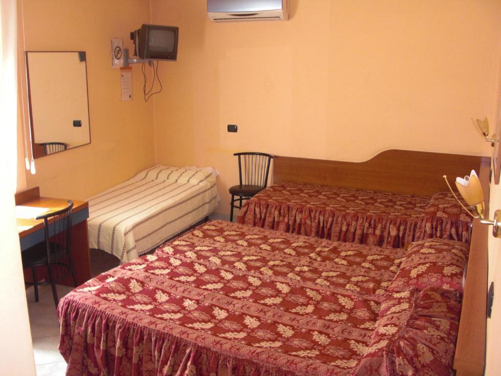 Hotel Legnano Habitación foto
